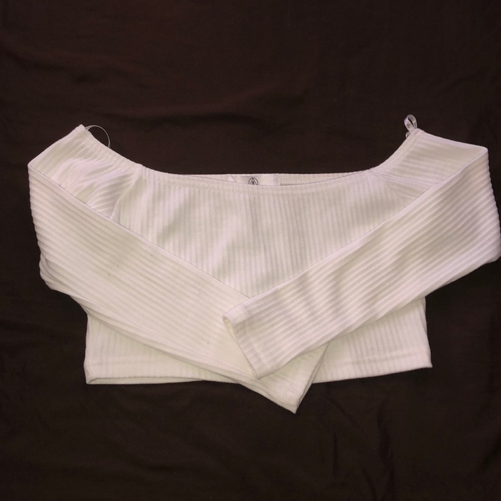 White Off the shoulder cropped long sleeve